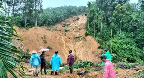 Kabupaten Agam Terbanyak Korban Meninggal Dunia,  74 Jiwa, Akibat Bencana Longsor dan Banjir.